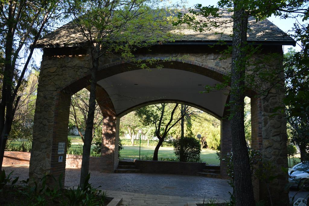 Gooderson Fabz Garden Hotel Sandton Exterior photo